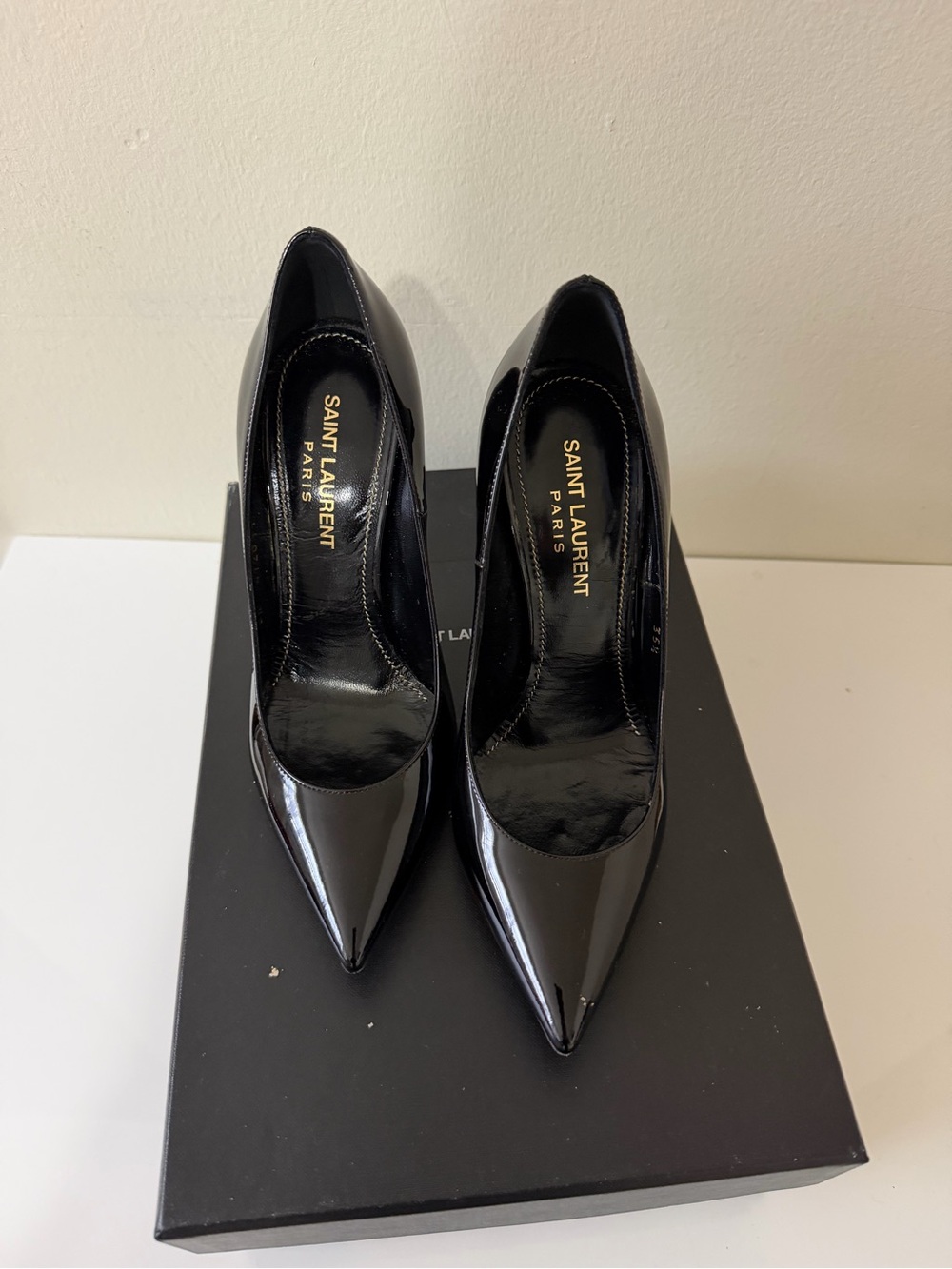 Saint Laurent Black Patent Logo-Heel Pointed Pumps - Picture 3 of 5